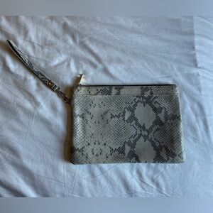 Laura Di Maggio Gray Combo Snake Print Leather Wristlet Clutch GUC 11’x8’